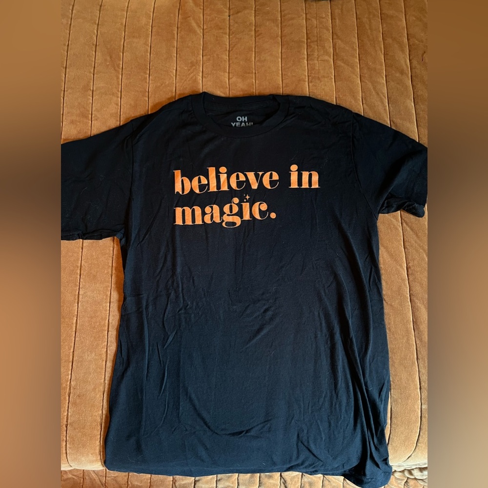 Oh Yeah! Apparel Believe in Magic orange and black tee size small Disney